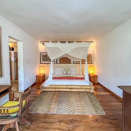 Villa Nak - Charming 4Br Family-Friendly Villa, Walking Distance To Seminyak Beach