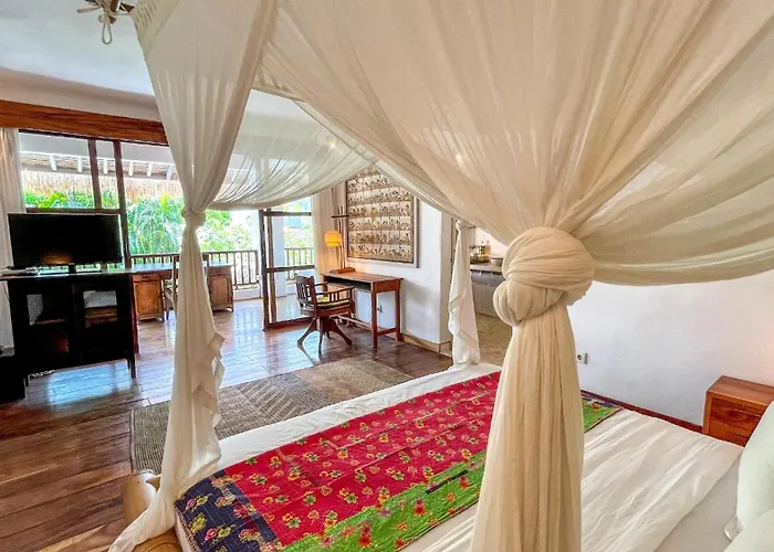 Nak - Charming 4br Family-friendly Villa, Walking Distance To
