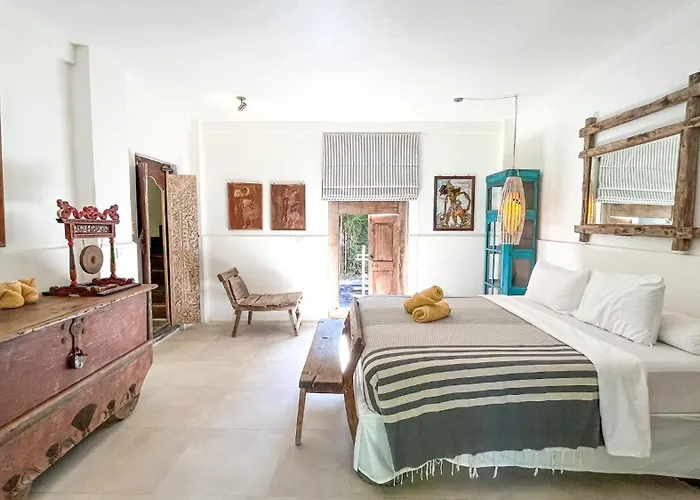 Nak - Charming 4br Family-friendly Villa, Walking Distance To Villa