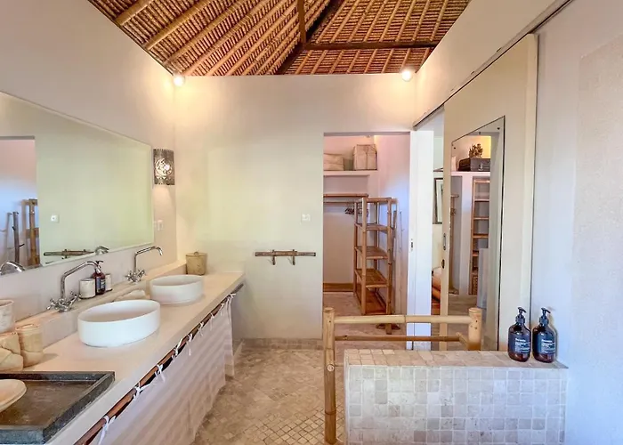 Nak - Charming 4br Family-friendly Villa, Walking Distance To * Seminyak (Bali)